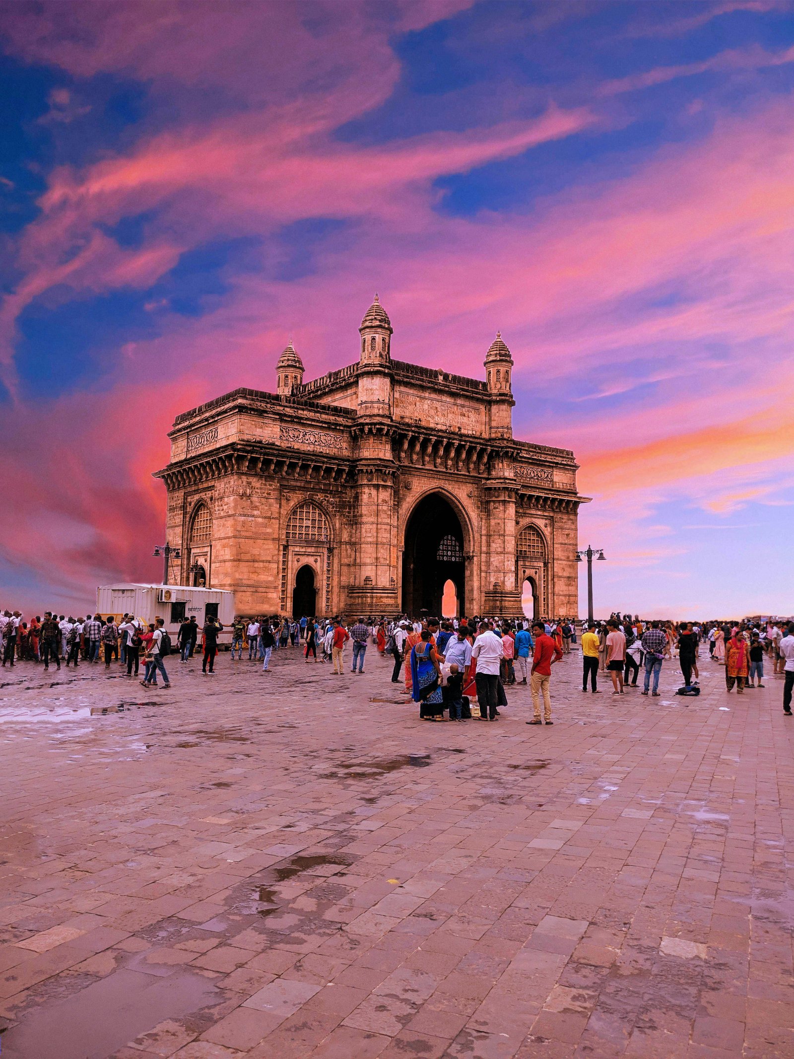 Local taxi rental in Surat